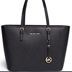 Michael Kors Jet Set Travel Shoulder Bag Medium